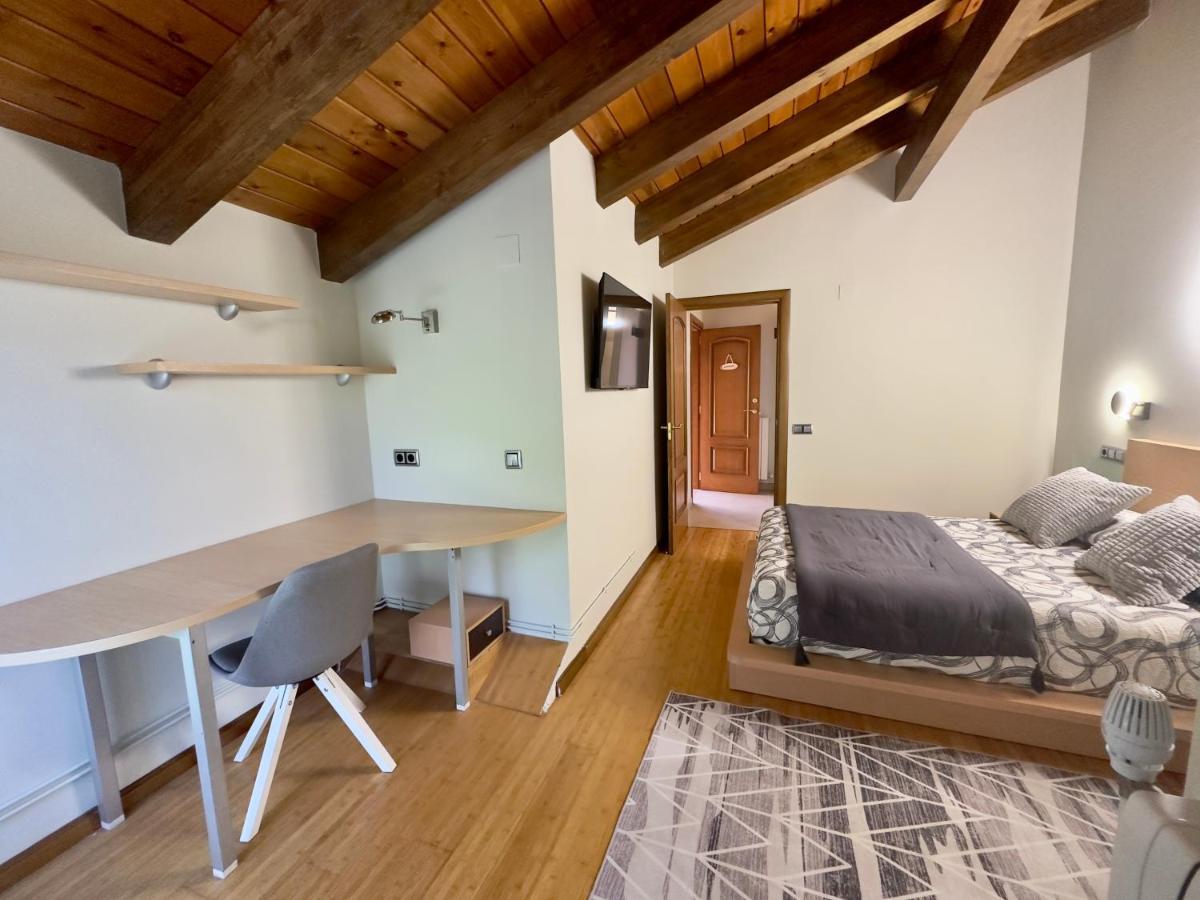 La Llardana Guest House Benasque Bagian luar foto