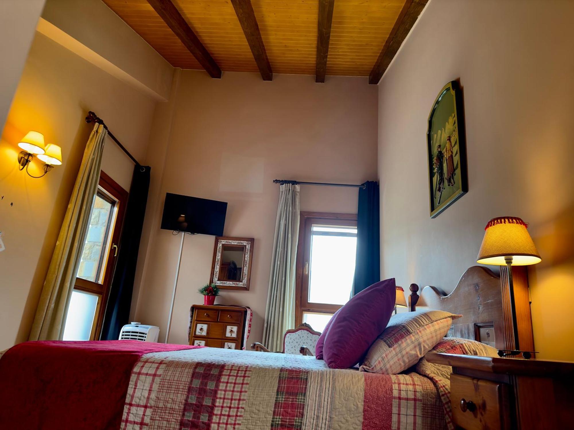 La Llardana Guest House Benasque Bagian luar foto