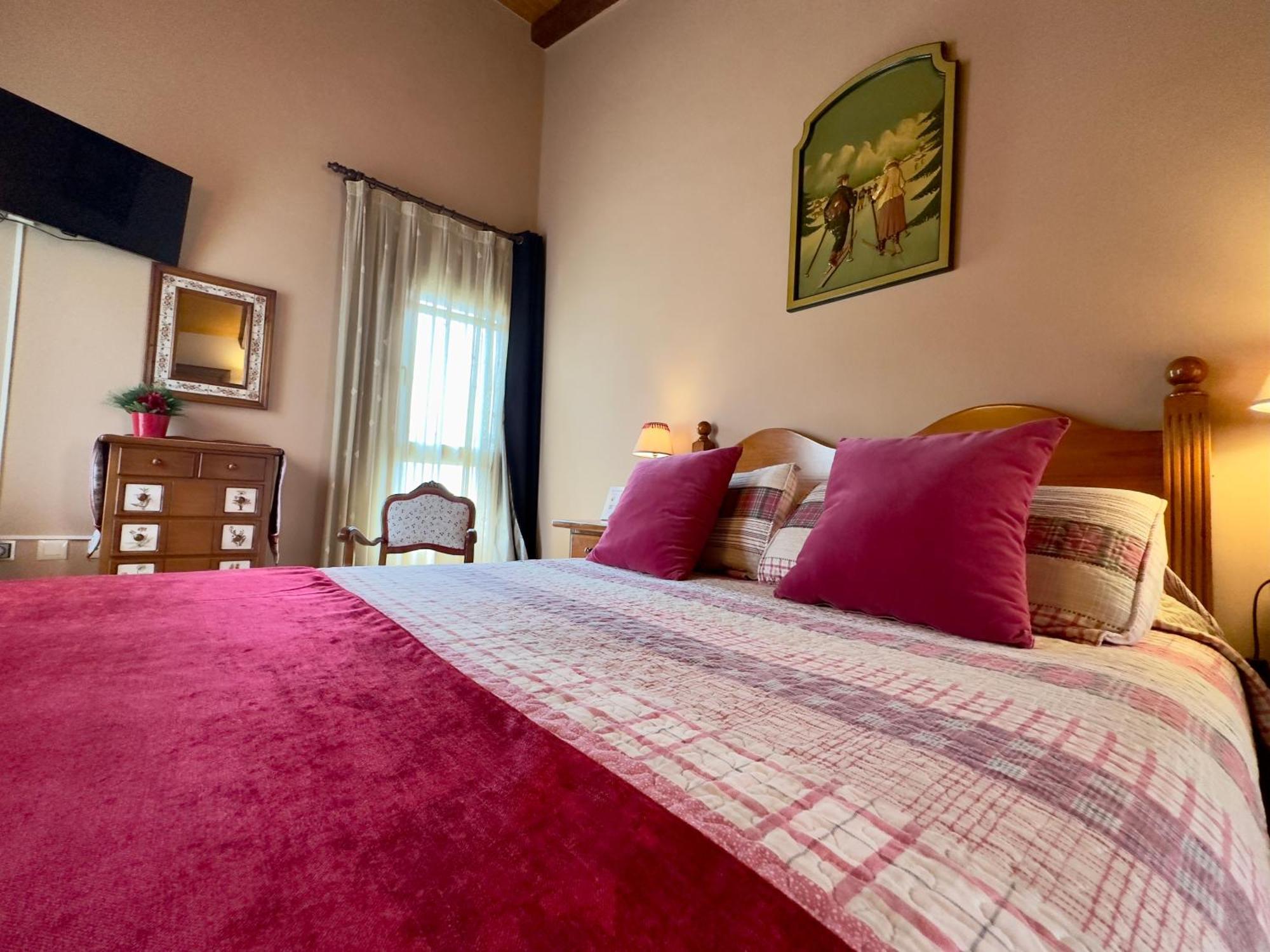 La Llardana Guest House Benasque Bagian luar foto