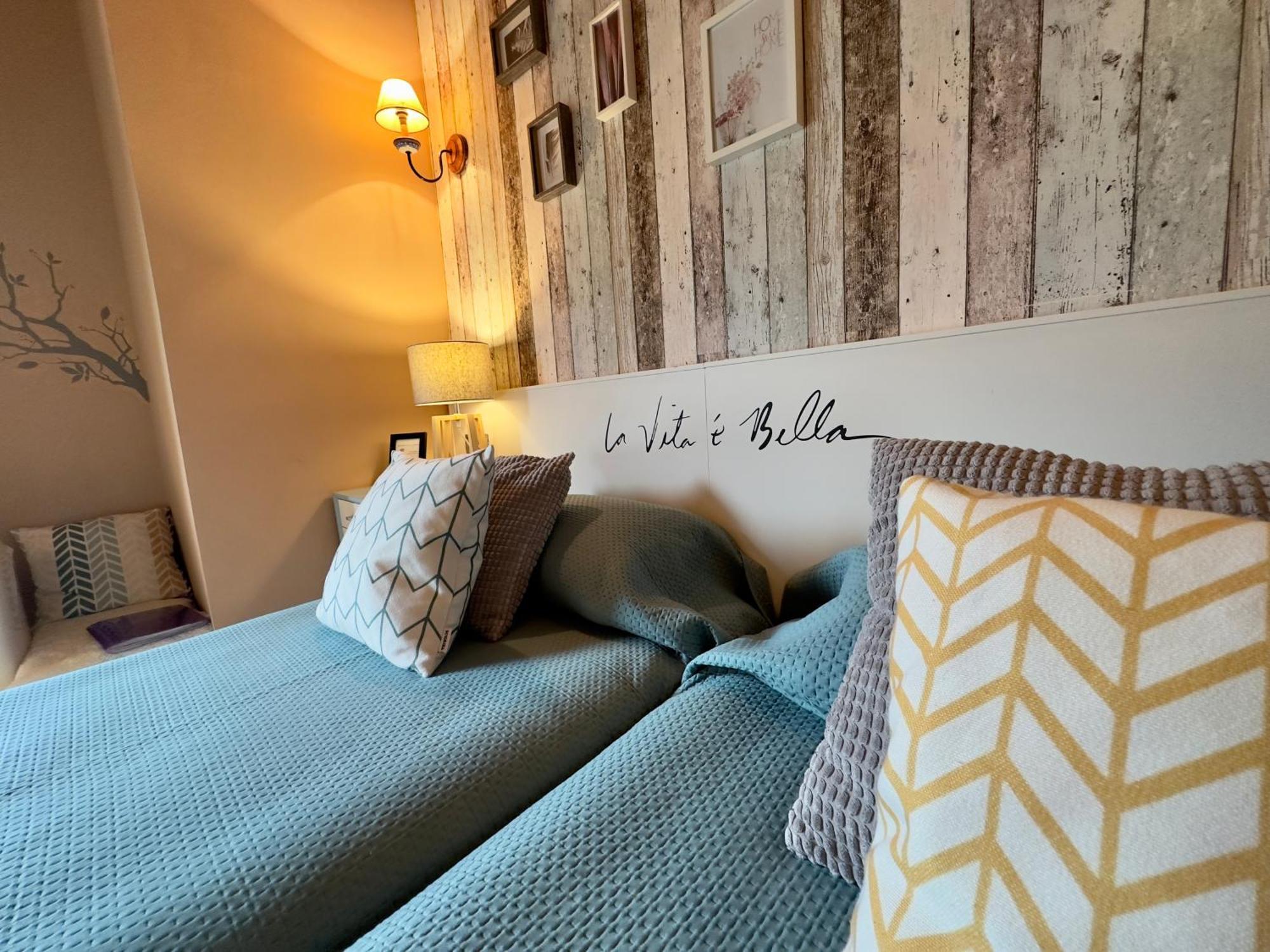 La Llardana Guest House Benasque Bagian luar foto