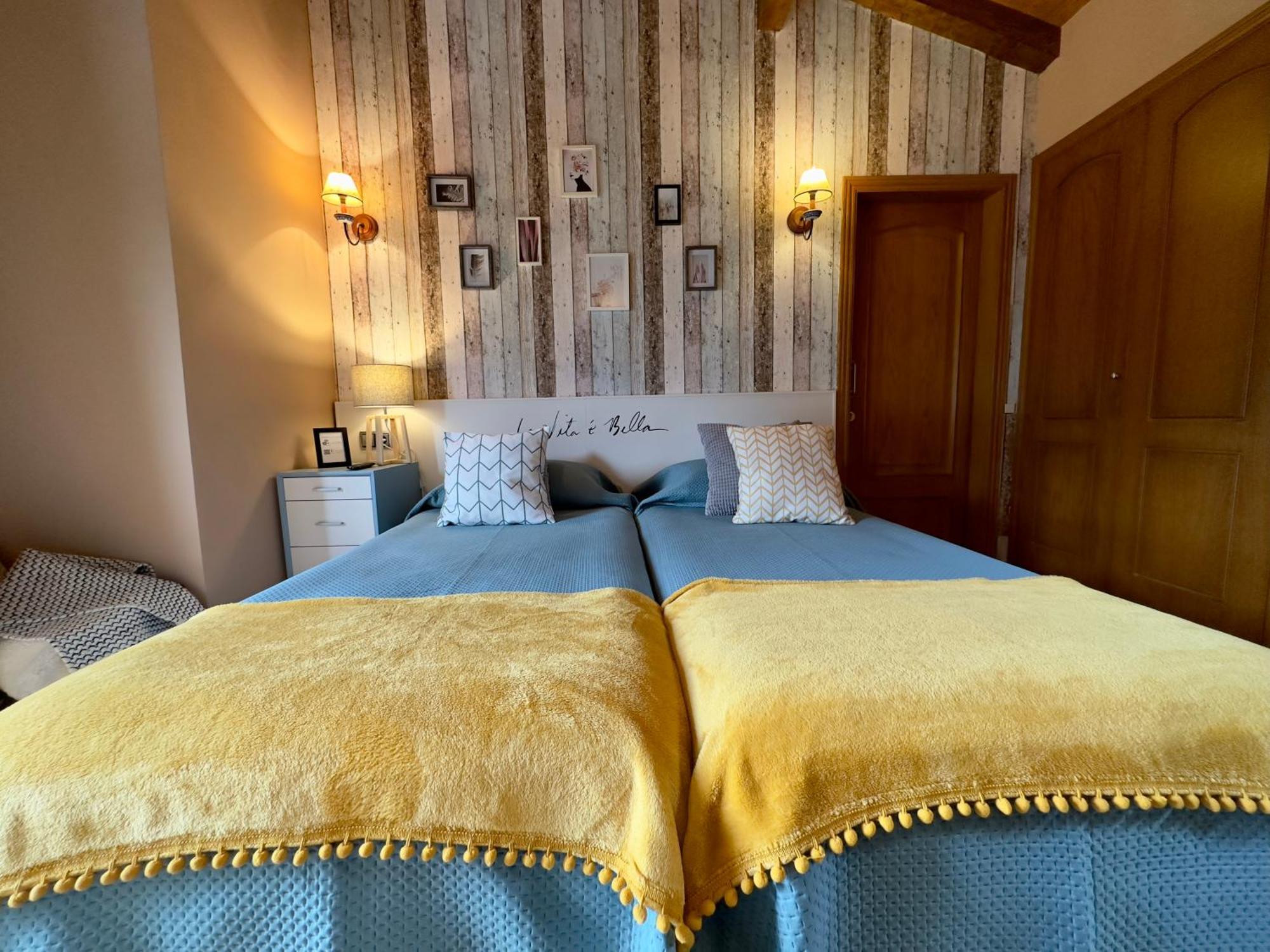 La Llardana Guest House Benasque Bagian luar foto