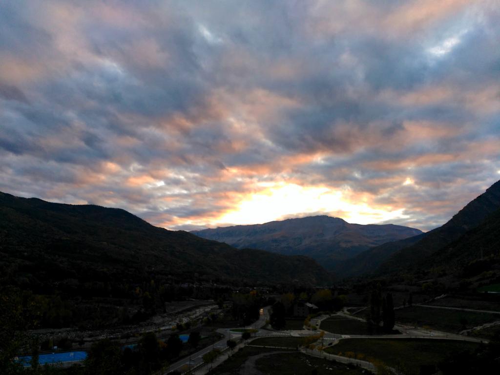 La Llardana Guest House Benasque Bagian luar foto