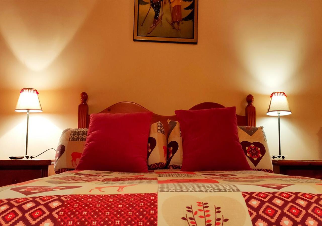 La Llardana Guest House Benasque Bagian luar foto